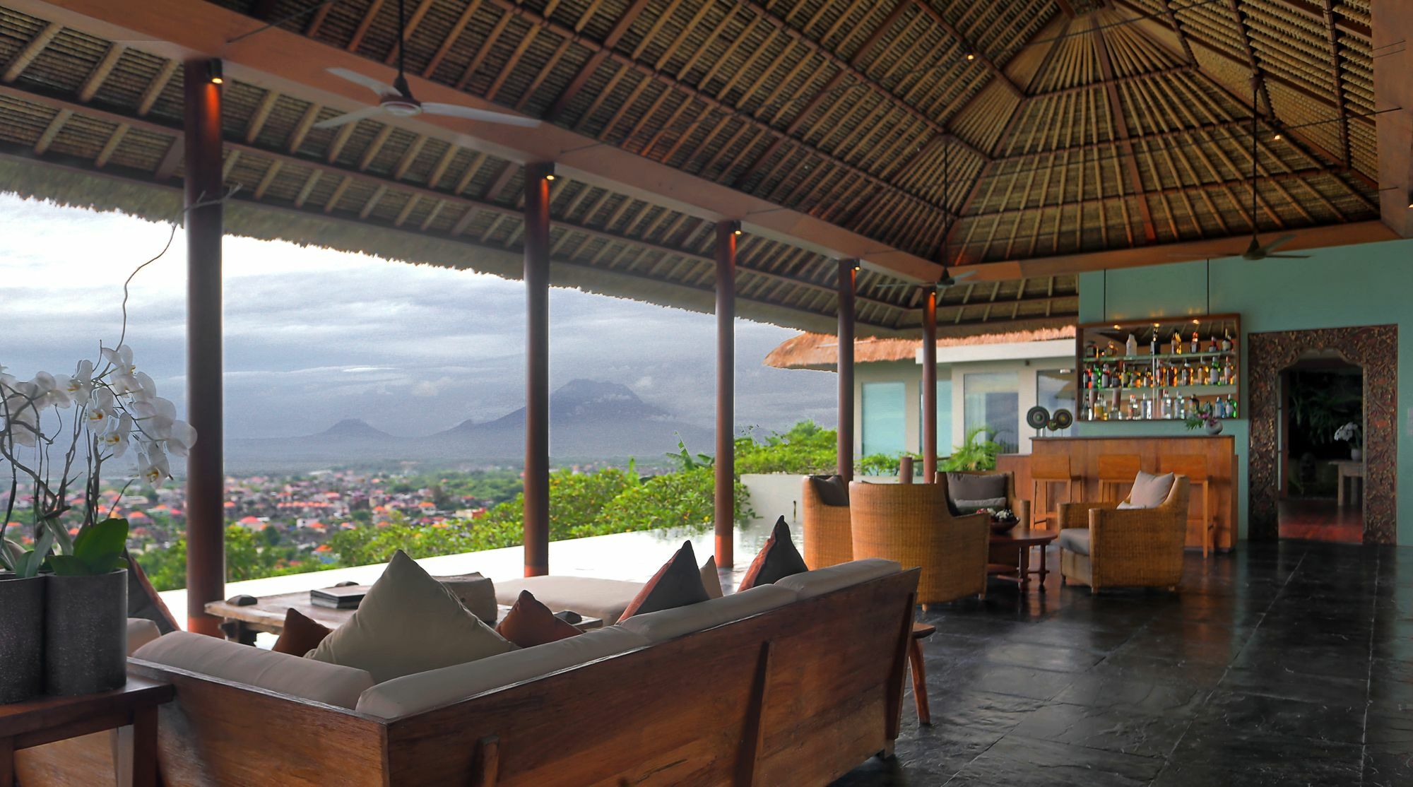 The Longhouse, Jimbaran - Bali Otel Dış mekan fotoğraf